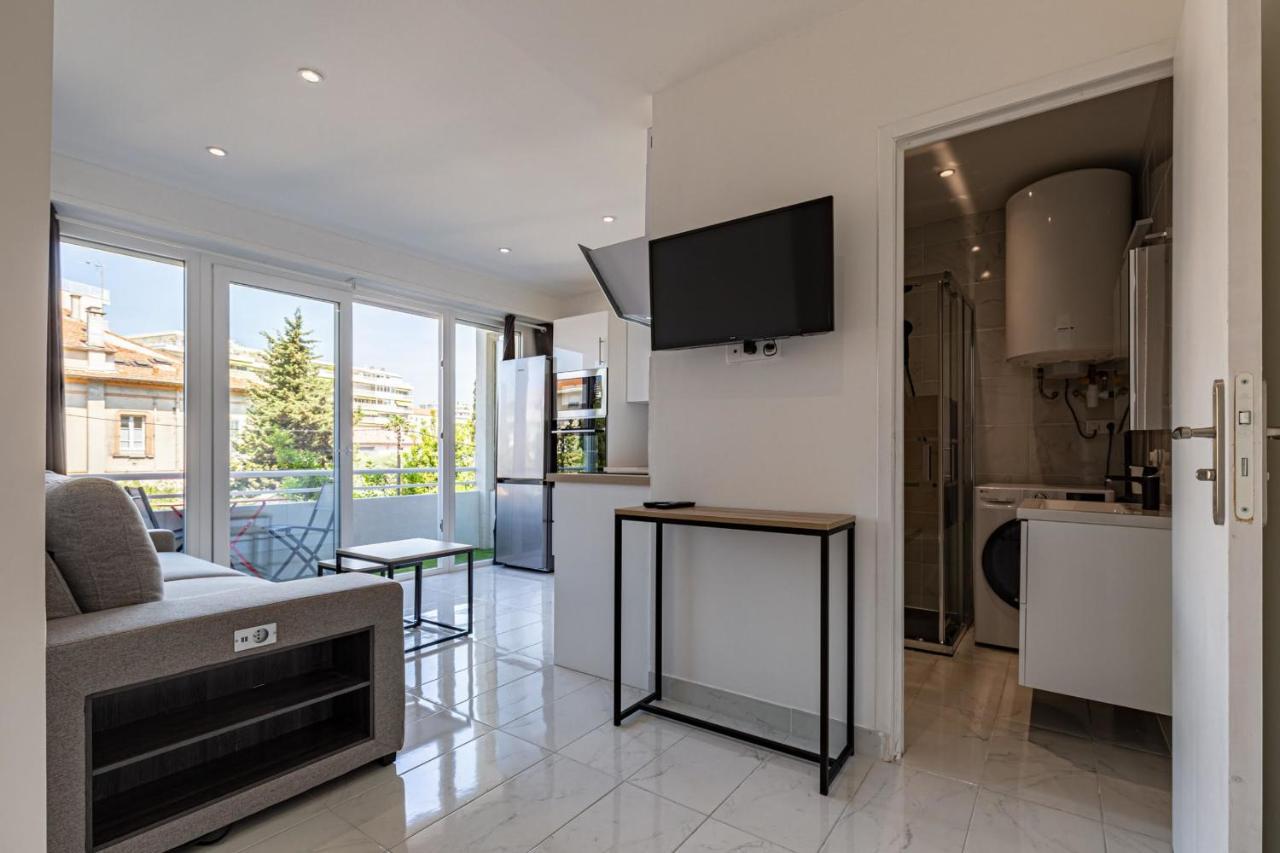 Le Cirodde One Bedroom Apt Completely Renovated Behind The Martinez Hotel Cannes Exterior photo